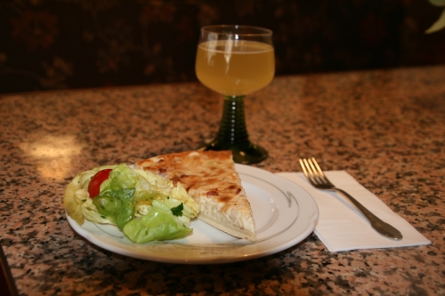 Zwiebelkuchen und Feiderweisser